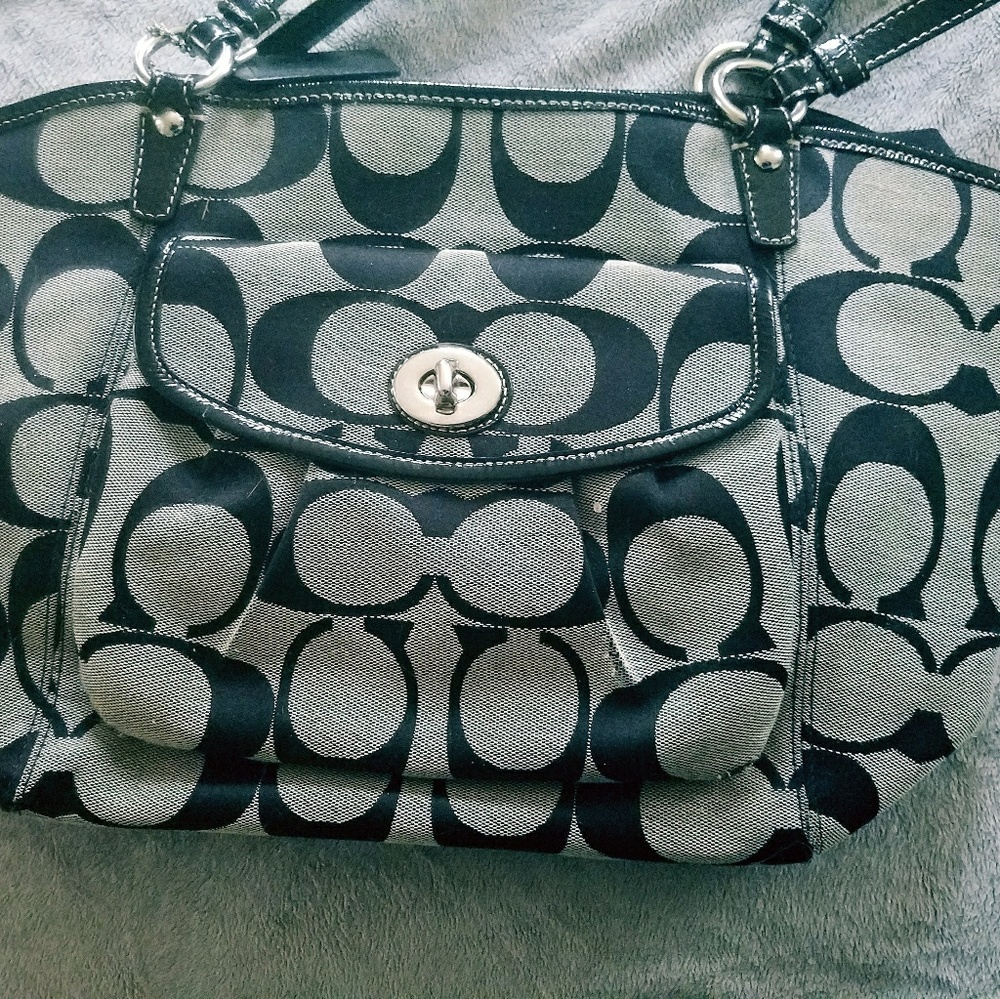 Coach - signature "C" purse - authentic